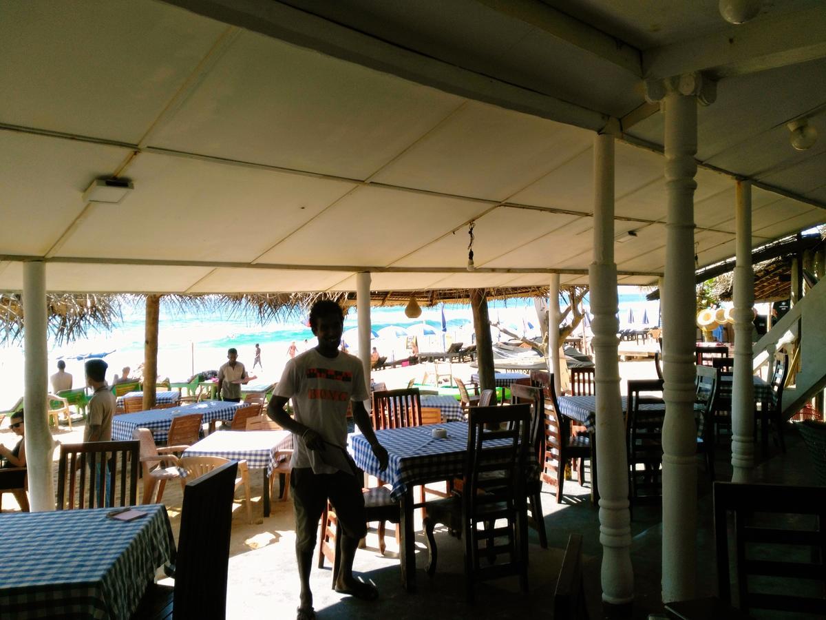 Sunnys Beach Guest House Хіккадува Екстер'єр фото