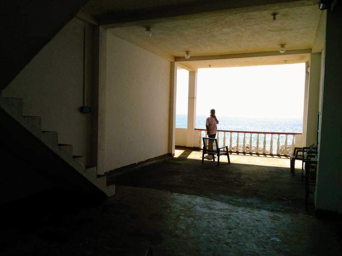 Sunnys Beach Guest House Хіккадува Екстер'єр фото