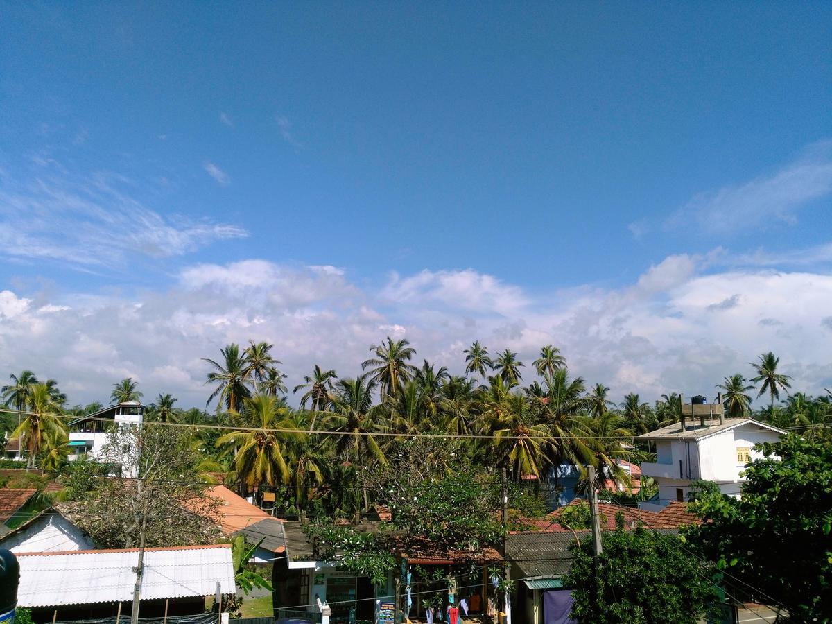 Sunnys Beach Guest House Хіккадува Екстер'єр фото